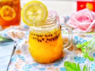 13、百香果柠檬蜂蜜水,泡水喝。
