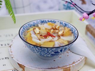 16、百合酒酿苹果核桃羹,喝上一碗神清气爽精神一天。