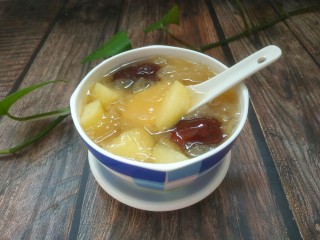 17、苹果银耳红枣汤,成品图