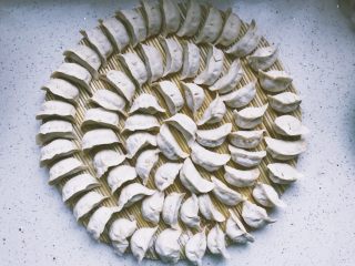 14、素什锦水饺,水开后再下饺子煮