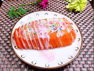 15、木瓜炖牛奶,养颜又美容。