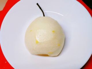 5、苹果雪梨汤,雪梨去皮