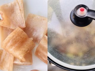 17、解腻鲜果红烧肉,下入猪皮 打去血沫加盖焖制50分钟