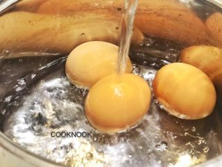 3、魔鬼蛋,捞鸡蛋后冷水浸泡