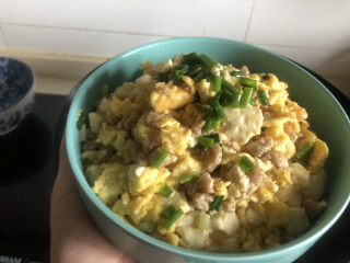 14、豆腐炒鸡蛋,盛出装盘