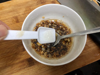 12、清蒸生蚝➕蒜蓉粉丝蒸生蚝,少许白糖