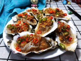 21、清蒸生蚝➕蒜蓉粉丝蒸生蚝,成品