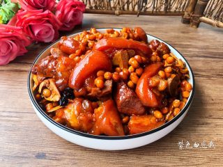 10、黄豆炖猪蹄,成品图三