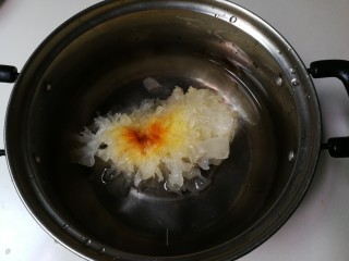 5、枸杞红枣银耳汤,银耳提前泡开