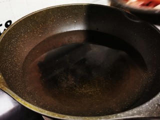 2、鸡肉炖土豆,半锅凉水