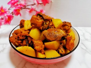 26、鸡肉炖土豆,成品图