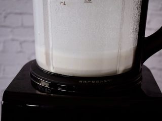 5、花生酪,启动搅拌功能，打成粉浆