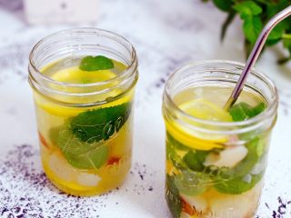 14、薄荷柠檬荔枝饮,完成品