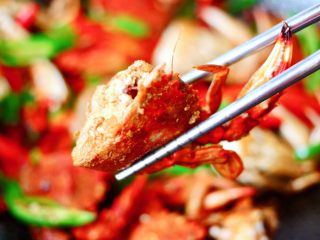 14、酱香花蟹,出锅咯~酱香味浓郁,吃一口就停不下来了。