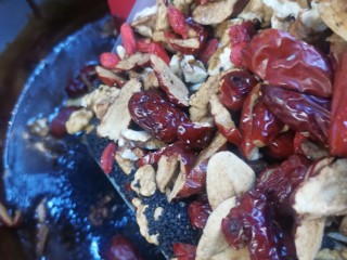 9、阿胶糕,下入阿胶中