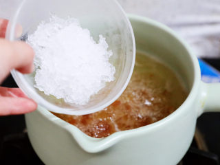 13、桃胶奶冻,加入雪燕