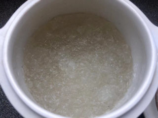 15、木瓜炖牛奶,开盖,一股浓浓的香味弥漫开来。