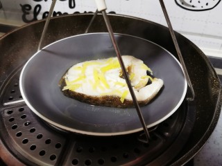 12、清蒸银鳕鱼,时间到,鳕鱼出锅