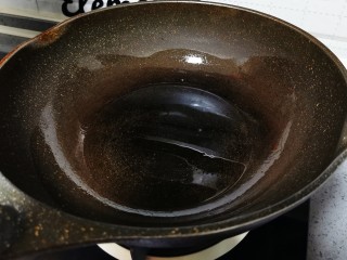 13、清蒸银鳕鱼,大豆油烧热,最好看到冒烟