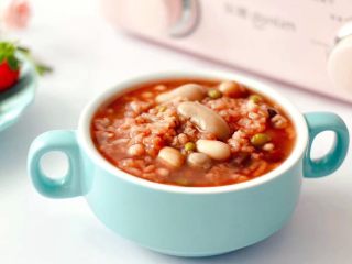 11、营养杂粮八宝粥,营养丰富又健康好喝的杂粮八宝粥就出锅咯。