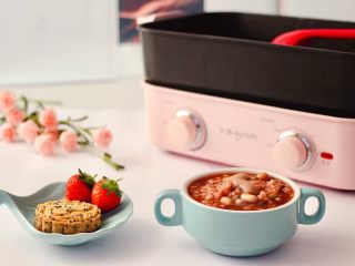 12、营养杂粮八宝粥,搭配上中式点心和水果，作为早餐棒极了。