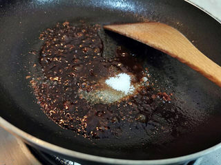 14、蚝油金针菇,加糖，加水