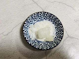 3、木瓜炖银耳,冰糖