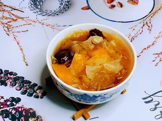 15、木瓜炖银耳,木瓜炖银耳，成品图