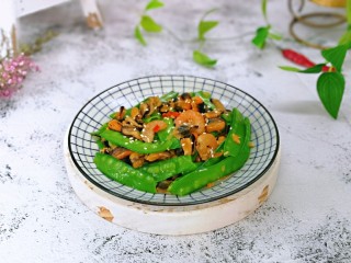 15、荷兰豆炒虾仁,简约快手小炒。