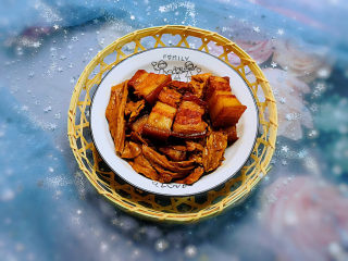 19、腐竹红烧肉,腐竹红烧肉，成品图