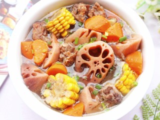 13、莲藕排骨汤,无敌美味。