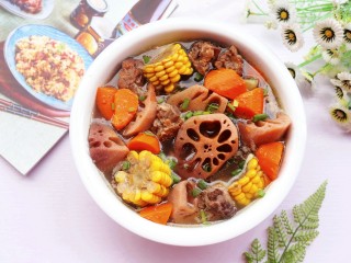 14、莲藕排骨汤,连喝三碗都不够。