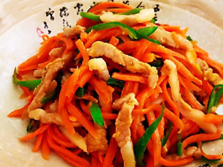 17、青椒炒胡萝卜,青椒炒胡萝卜色彩鲜艳，清淡爽口，营养丰富～