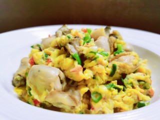 16、牡蛎炒蛋,装盘。