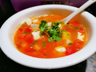 18、番茄豆腐汤,放入香菜