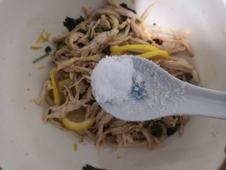 25、手撕鸡胸肉,加入糖