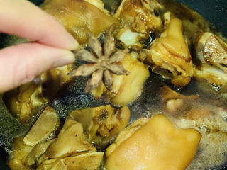 12、东坡肘子,加八角