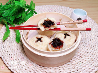 17、红枣红糖馒头,红糖馅儿淌出的汤特别的有食欲，注意别烫嘴哟！