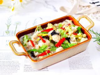 17、安康鱼清炖菜花,鲜美无比又营养丰富的安康鱼清炖菜花出锅咯，好吃到爆。