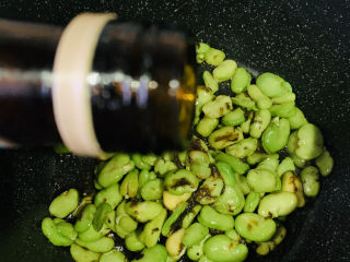 10、油焖蚕豆,加料酒；