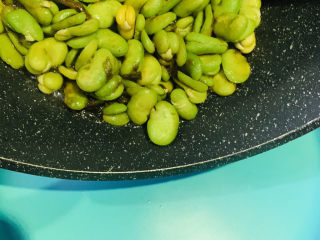 18、油焖蚕豆,收汁，出锅！