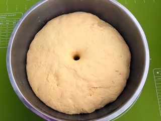 11、玉米粑粑,面团饧发好了