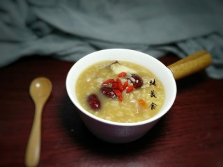 1、荔枝红枣山药枸杞粥,成品图