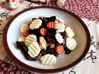 22、清炒山药木耳,清炒山药木耳清淡爽口，营养丰富~