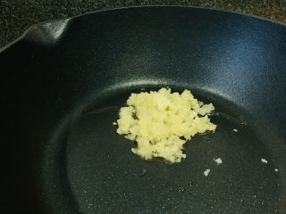 8、蒜蓉蒸丝瓜,加蒜蓉