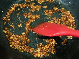 14、蒜蓉蒸丝瓜,翻炒均匀