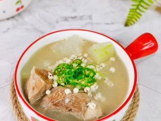 15、冬瓜薏米排骨汤,夏天养生汤，营养又祛湿，好喝不腻。
