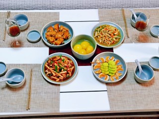 15、香辣鱿鱼须,朋友小聚,烧了几道家常小菜。