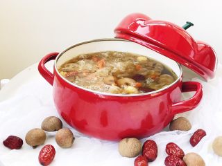 8、养生银耳汤,趁热吃甜蜜蜜软软糯糯很舒服