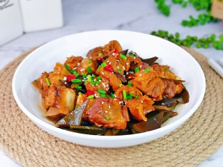 17、海带炖排骨,好吃又营养，经常吃这道菜有一定的食疗作用，营养价值极高。